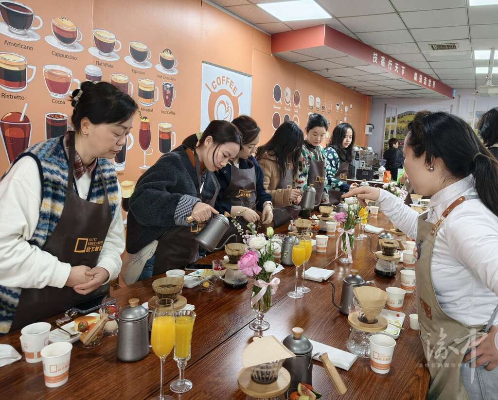 两路口街道总工会:以咖啡之名 赴美好之约.jpg