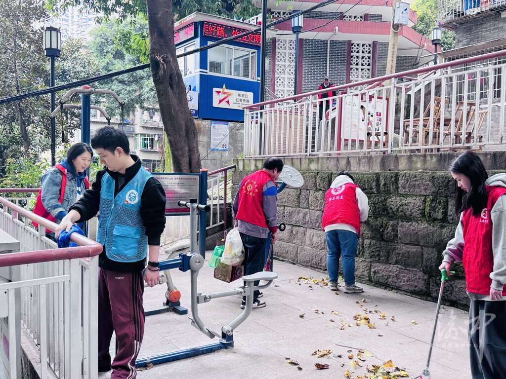 桂花园新村社区:学雷锋树新风 整治环境焕新颜.jpg